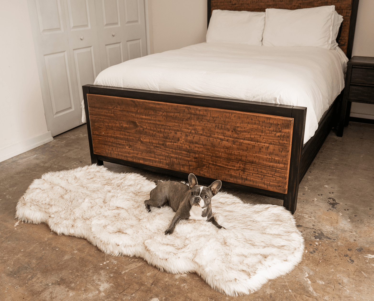 PupRug™ Runner Faux Fur Memory Foam Washable Luxury Pet Bed - White Curve Design with Brown Accents