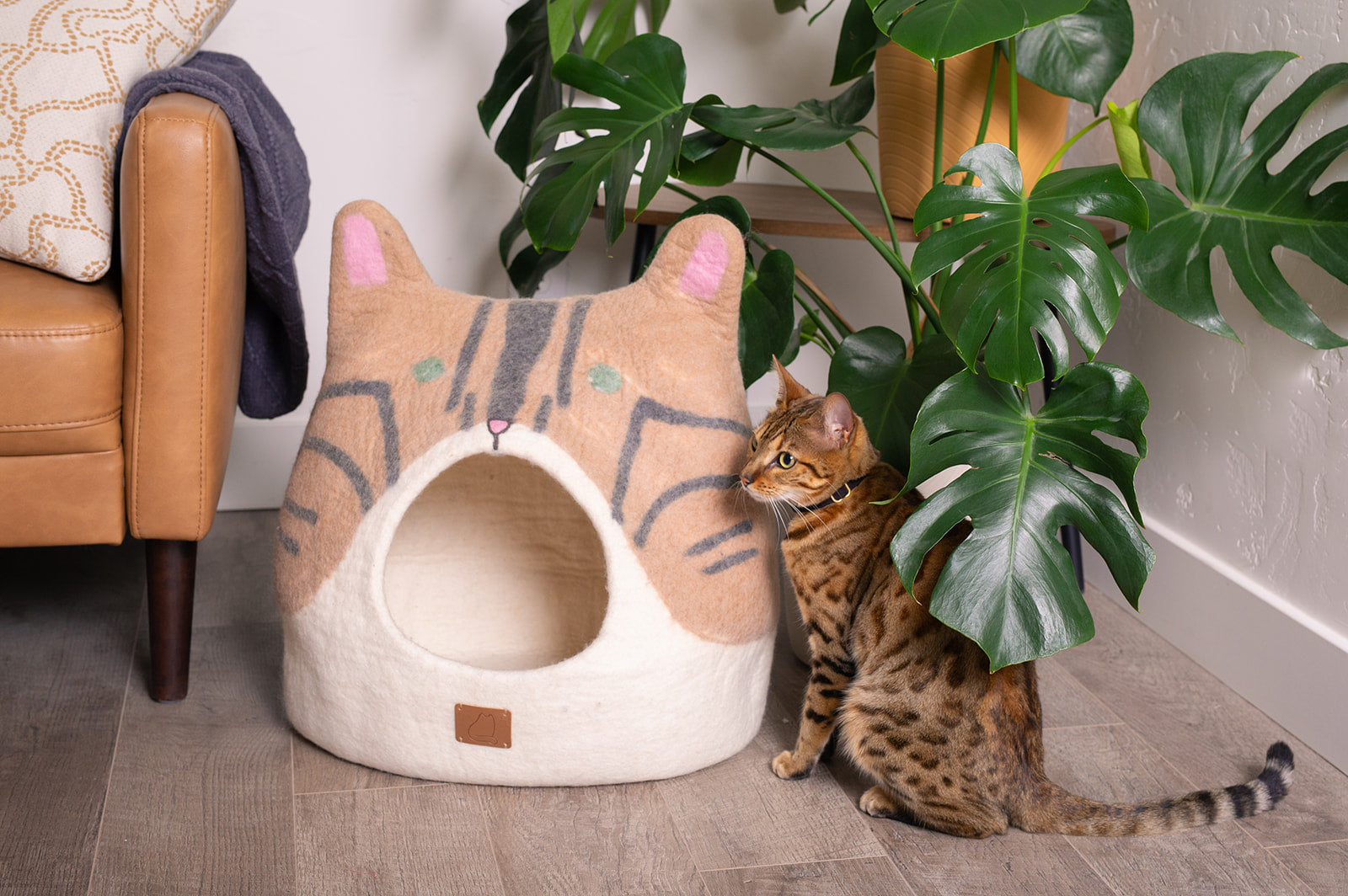 Bengal Cat Ear Design Cave Bed | Stylish and Cozy Retreat