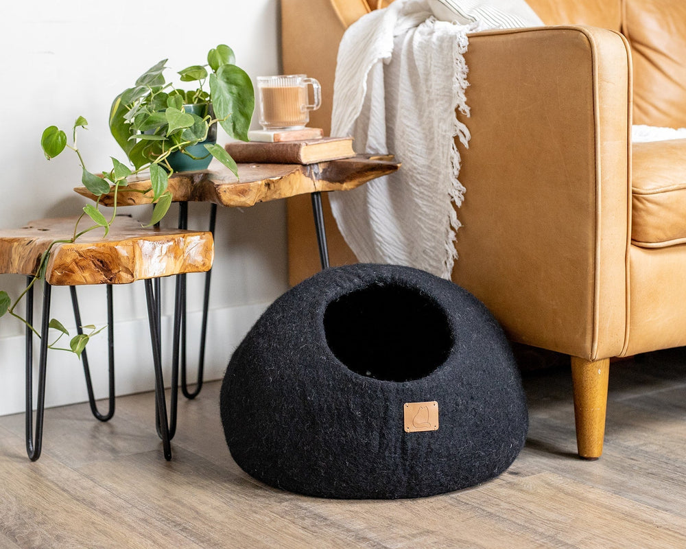 Night Black Felt Cat Cave – Cozy Bed for Cats & Kittens