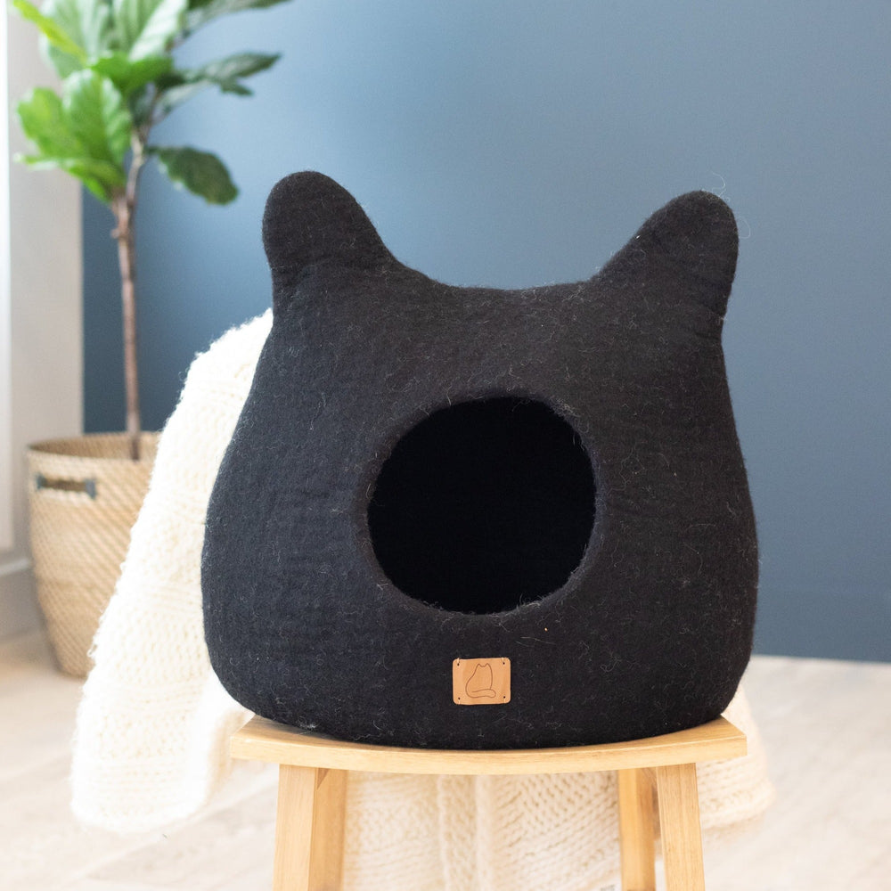 Night Black Felt Cat Cave with Ear Design – Cozy Bed for Cats & Kittens