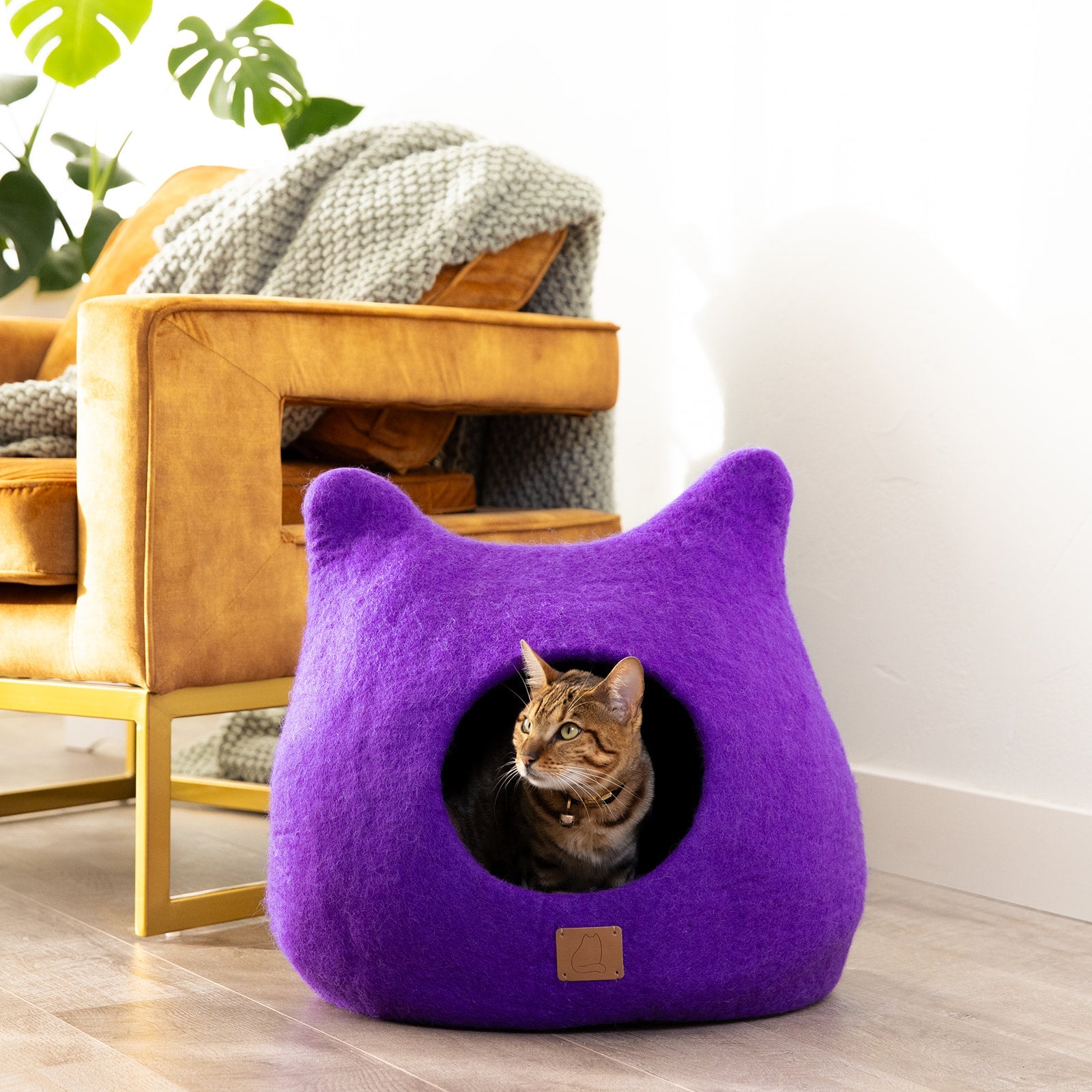 Plum Felt Cat Cave with Ear Design โ Cozy Bed for Cats & Kittens