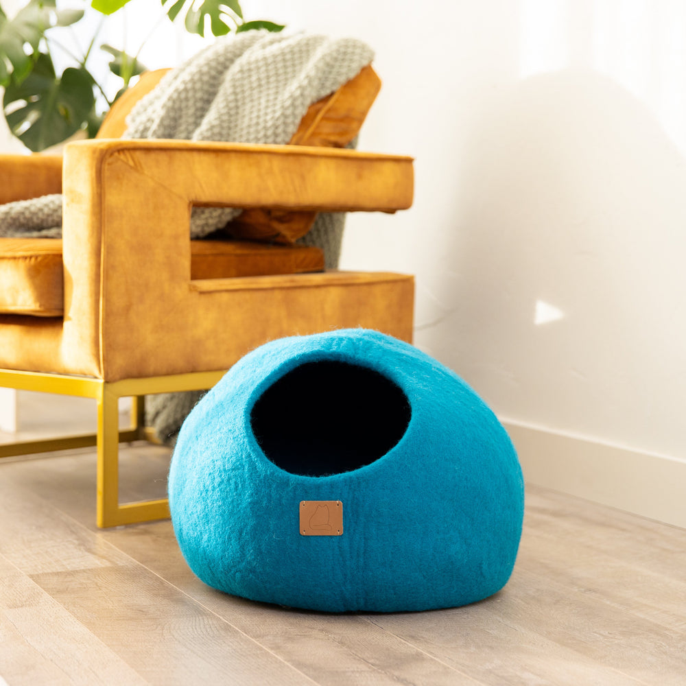 Ocean Blue Felt Cat Cave – Cozy Bed for Cats & Kittens