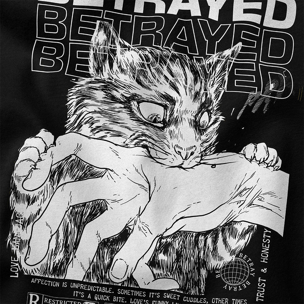 “Cat Meme T-Shirt – Hilarious ‘Betrayed’ Expression Tee”