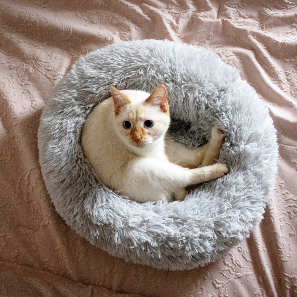 Kitty Kasa Round Donut Pet Bed – Soft Faux Fur, Raised Rim & Machine Washable for Dogs & Cats