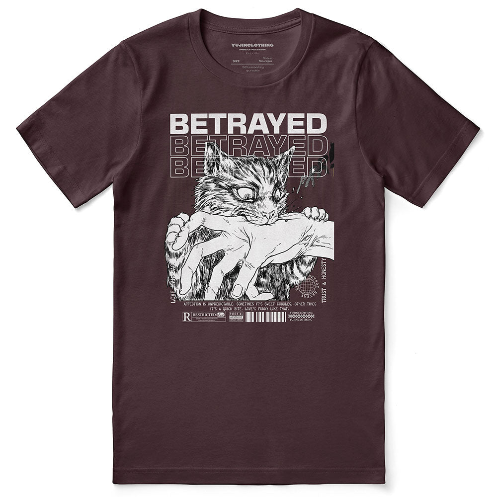 “Cat Meme T-Shirt – Hilarious ‘Betrayed’ Expression Tee”