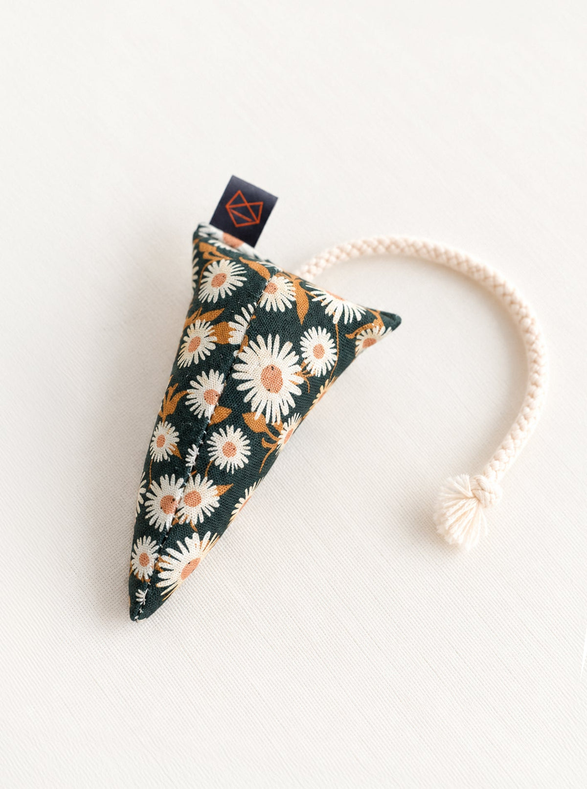 Modern Floral Mouse Cat Toy – Organic Catnip Plush Mouse Toy for Indoor Cats & Kittens