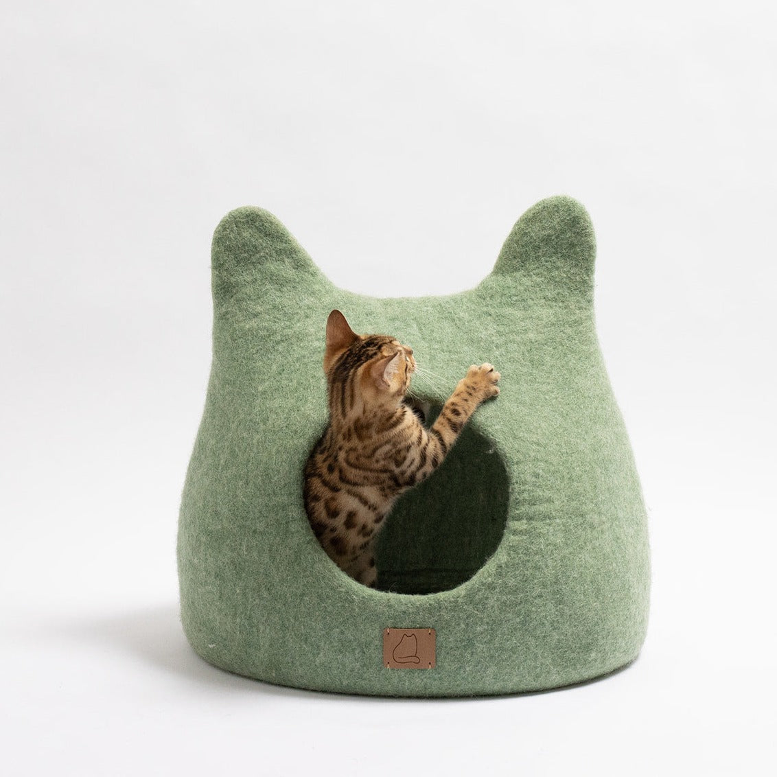 Eucalyptus Green Ears Wool Pet Cave – Cozy Bed for Cats & Small Pets