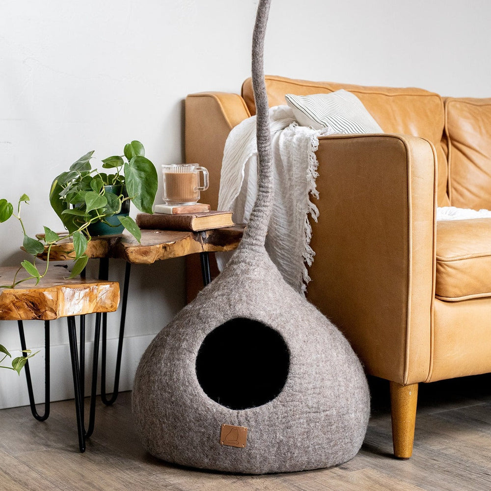 Earth Brown Tail-Styled Cat Cave | Vibrant Pet Retreat