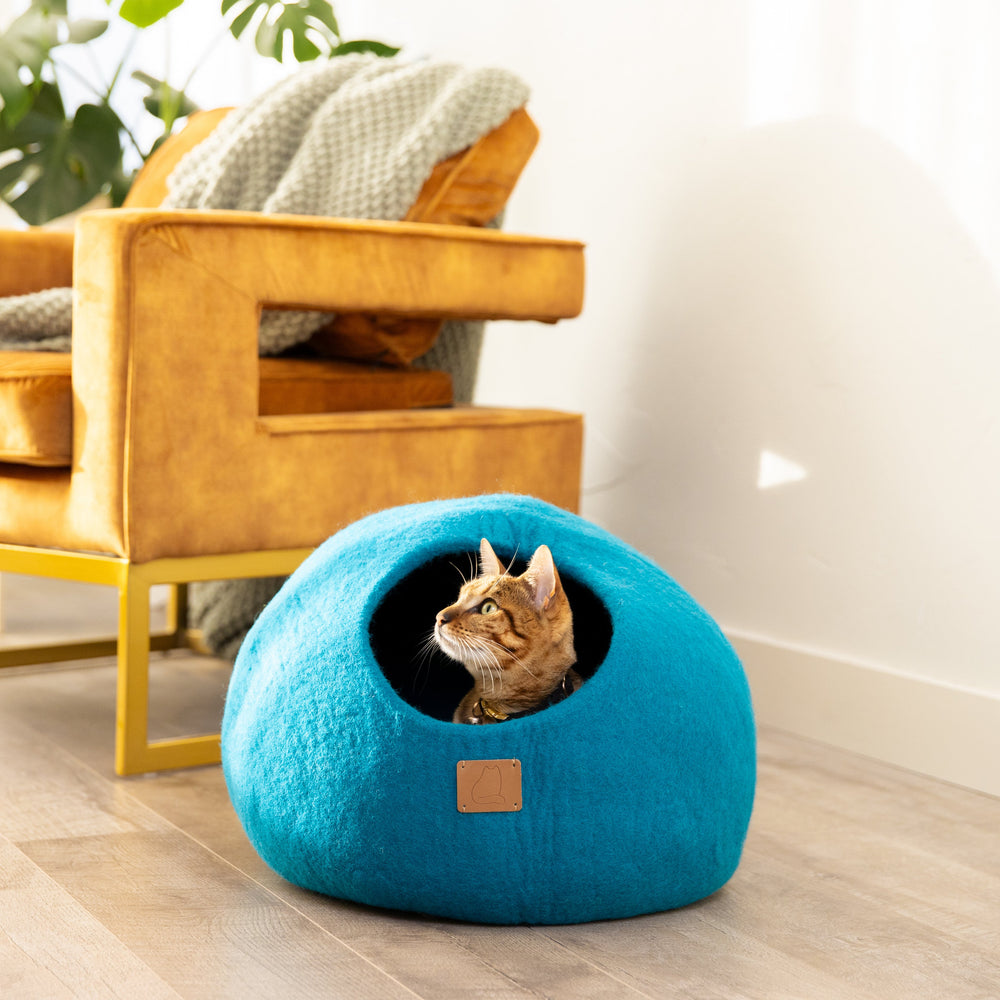 Ocean Blue Felt Cat Cave – Cozy Bed for Cats & Kittens