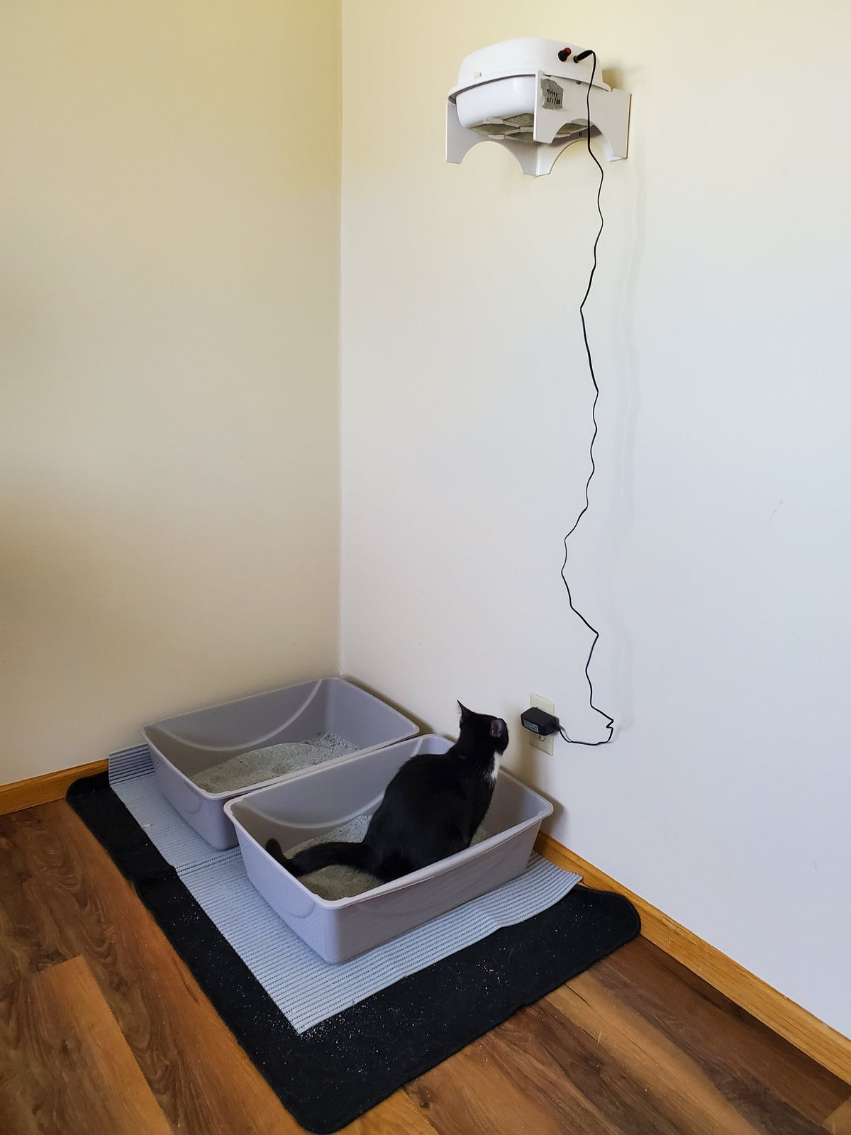 Purrified Air Wall Bracket & Tabletop Holder – Litter Box Air Filter Mount