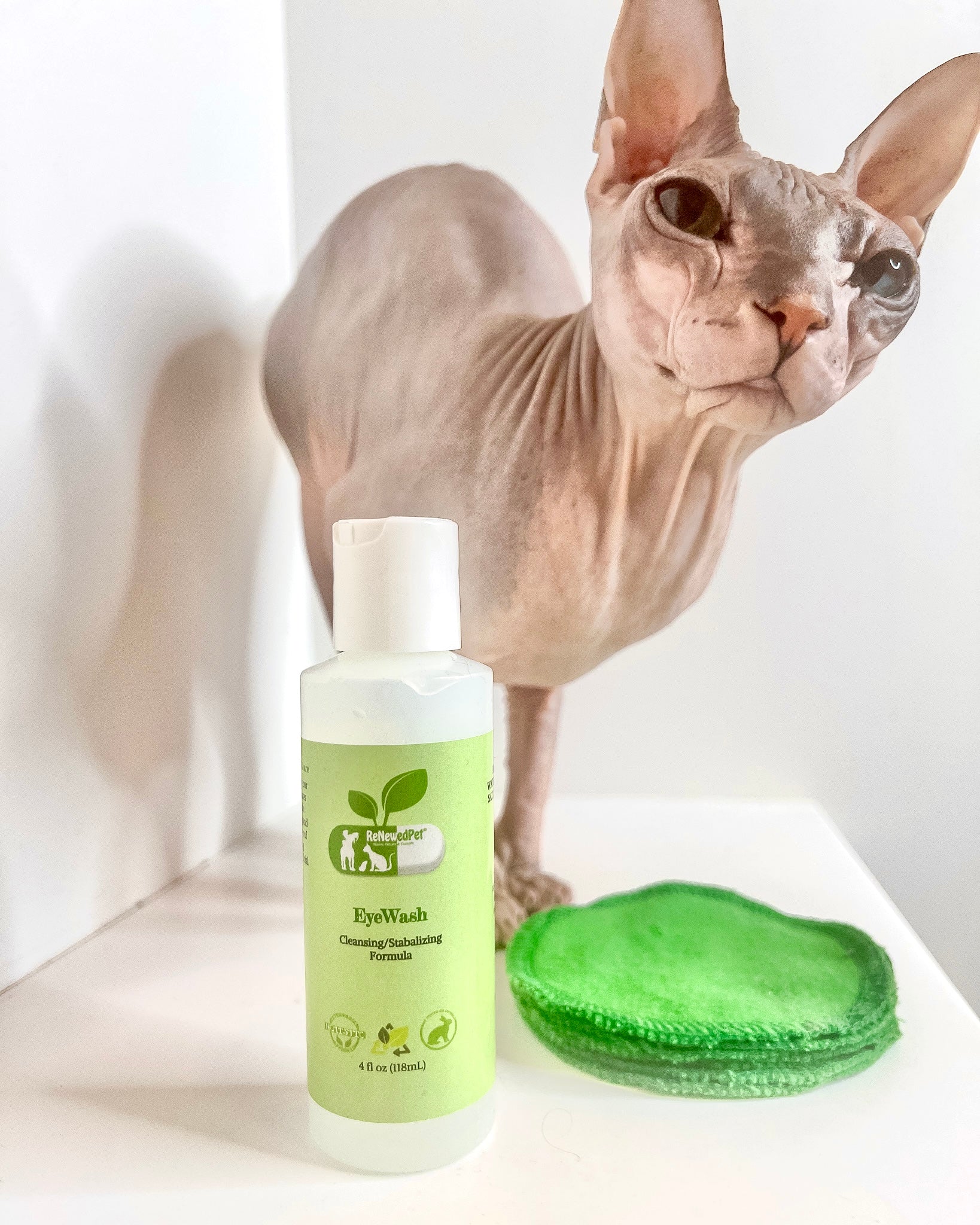 ReNewedPet® Natural Pet Eyewash with Reusable Cotton Pads – Organic Daily Eye Cleaner for Dogs & Cats