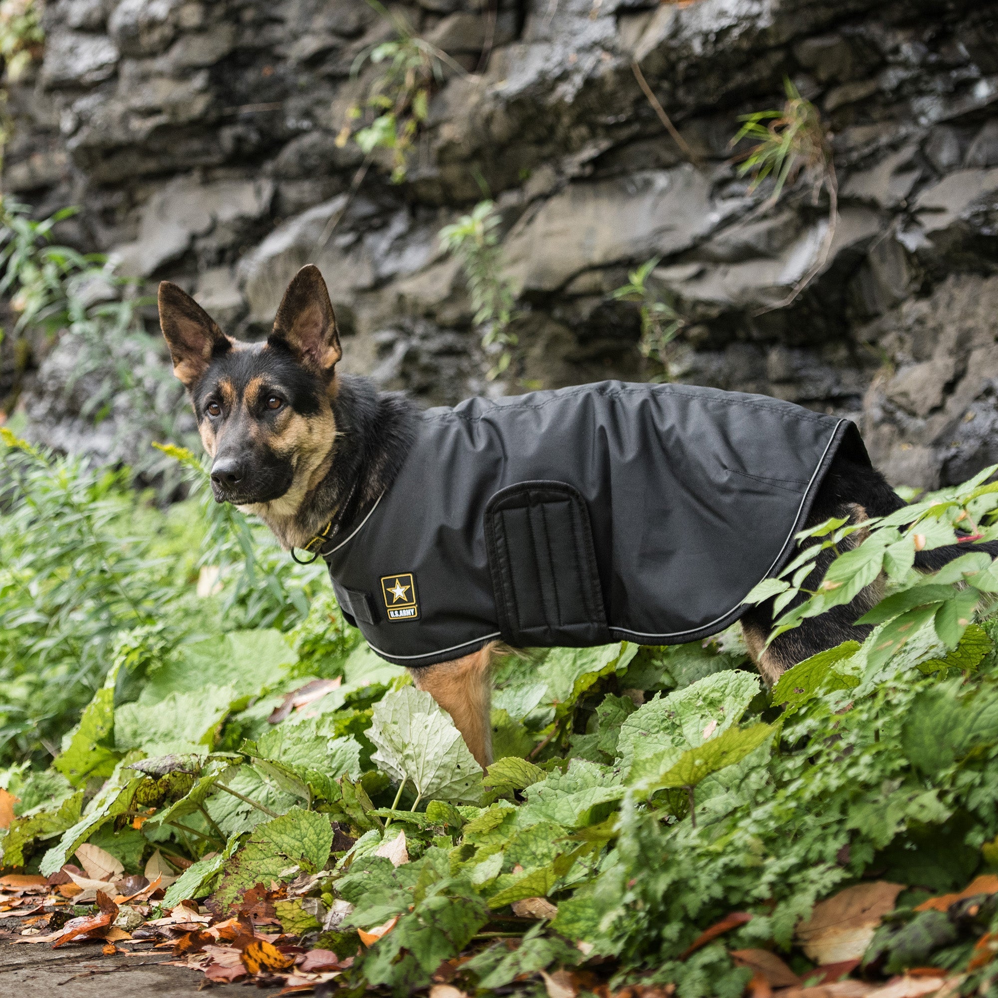 US Army® Waterproof Dog Blanket Jacket – Black Camo